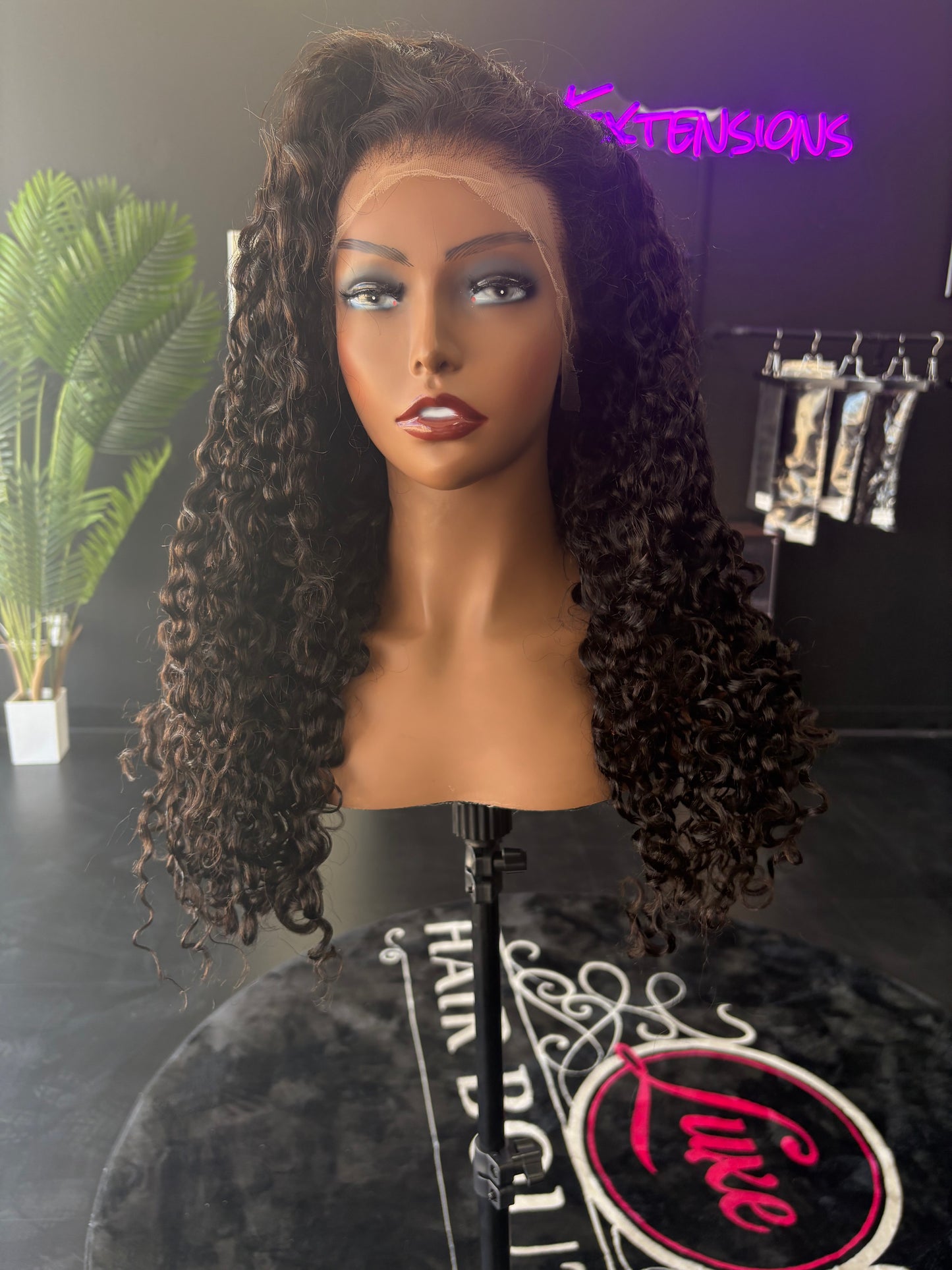 ๐๐ฅ๐ฎ๐๐ฅ๐๐ฌ๐ฌ Water Wave HD Wigs Pre-Plucked w/ Bleached Knots