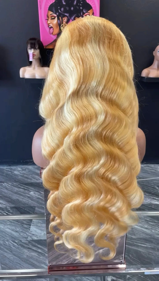 Champagne Blonde Highlight Body Wave Frontal Wig
